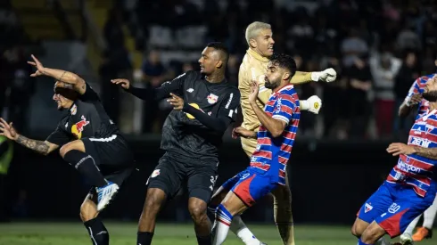 Foto: Diogo Reis/AGIF - Fortaleza e Bragantino se enfrentam nesta quarta-feira