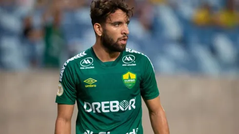Foto: Gil Gomes/AGIF - Pepê será desfalque do Cuiabá diante do Atlético-MG