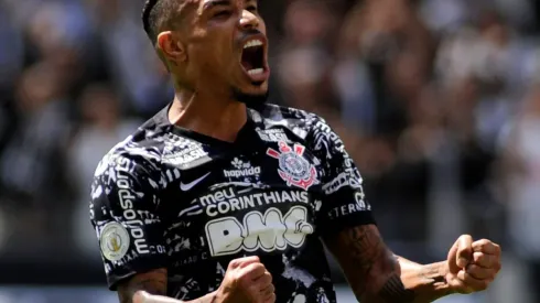 Foto: Alan Morici/AGIF - Júnior Urso recentemente defendeu o Corinthians no futebol brasileiro e agora pode reforçar o Vasco