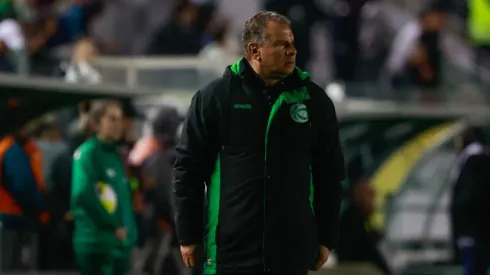 Foto: Luiz Erbes/AGIF - Celso Roth tomou decisão sobre saídas de jogadores