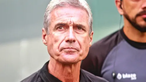 Foto: Gabriel Machado/AGIF - Luís Castro não vai disputar a Libertadores de 2023 com o Botafogo