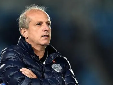 “Empréstimo, ídolo e Romário”; Alexandre Gama revela grandes momentos de sua carreira