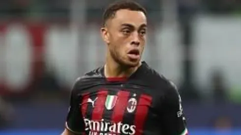 Marco Luzzani/Getty Images - Sergiño Dest, atuando pelo Milan, porém pertence ao Barcelona