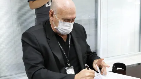 Foto: Pedro Ernesto Guerra Azevedo/Santos FC - Rueda é cobrado pela torcida do Santos