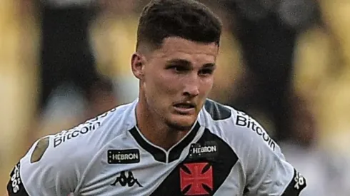 Foto: Thiago Ribeiro/AGIF - Vasco quer zagueiro para ser substituto de Boza