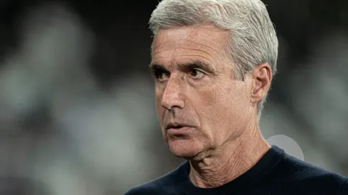 Jorge Rodrigues/AGIF - Rival tenta tirar Luís Castro do Botafogo