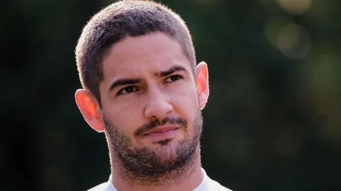 Presidente do Grêmio não se intimida e entrega sobre contratação de Pato