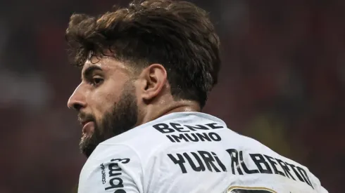 Marcello Zambrana/AGIF - Y. Alberto no Timão.