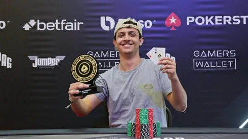 Gabriel Nobrega amassou o field do