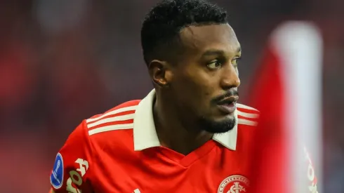 Inter pede dois jogadores para liberar Edenilson ao Santos
