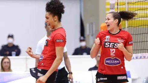 Lorena (à esquerda), da Seleção, é um dos destaques do Sesi Bauru