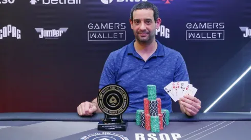 José Arenstein recebeu uma grande premiação no BSOP (Foto: Rafael Terra/BSOP)