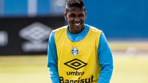 Foto:Jeferson Guareze/AGIF - Bolaños jogou no Grêmio entre 2016 e 2017, mas sofreu com lesões