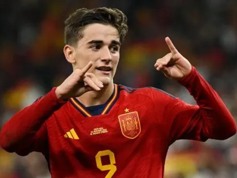 Web ‘explode’ com torcedores se rendendo a Gavi e +2