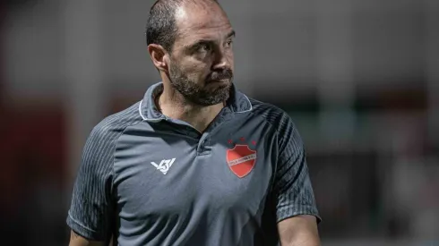 Heber Gomes/AGIF. O Clube anunciou a saída do treinador nesta quarta (23)