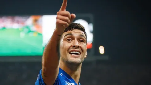 Foto: Vinnicius Silva/Cruzeiro - Arrascaeta é ofuscado por Paulo Bento