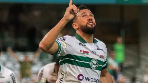 Foto: Robson Mafra/AGIF - Luciano Castan: zagueiro não topou proposta do Coritiba para renovar contrato