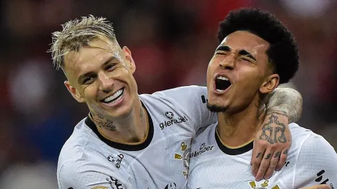 Foto: Thiago Ribeiro/AGIF - Roger Guedes e Du Queiroz