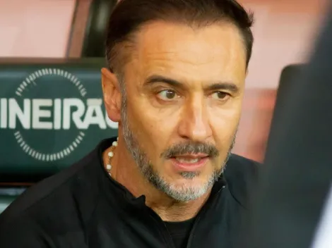 Ídolo do Corinthians 'não poupa' Vítor Pereira de críticas após acerto com Flamengo