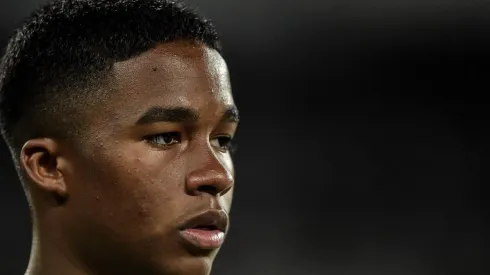 Foto: Thiago Ribeiro/AGIF – Endrick é desejado por vários gigantes, mas Palmeiras prega cautela.