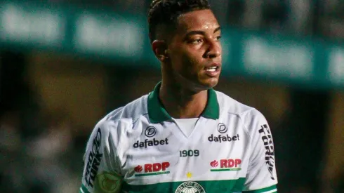 Foto: Gabriel Machado/AGIF - Alef Manga foi o grande destaque do Coritiba em 2022