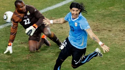 Foto: Dominic Barnardt/Getty Images – Loco Abreu não era conhecido pelo goleiro ganês.