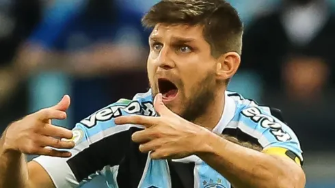 Foto: Pedro H. Tesch/AGIF - Kannemann teve seu nome falado no Corinthians.