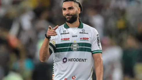 Foto: Thiago Ribeiro/AGIF - O Coxa busca um substituto para Léo Gamalho