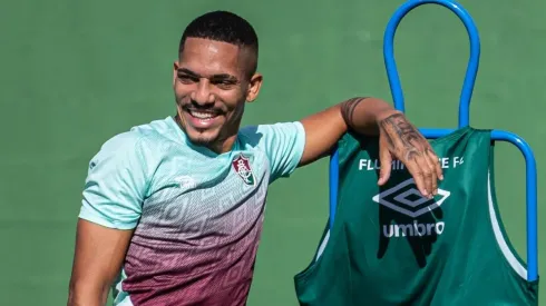 FOTO: LUCAS MERÇON / FLUMINENSE F.C. / DIVULGAÇÃO - Ex-lateral do Flu é alvo de 3 equipes do Brasil