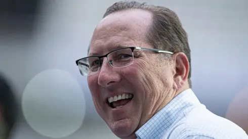 Textor surpreende e parte para assinar com meio-campista ex-Fla