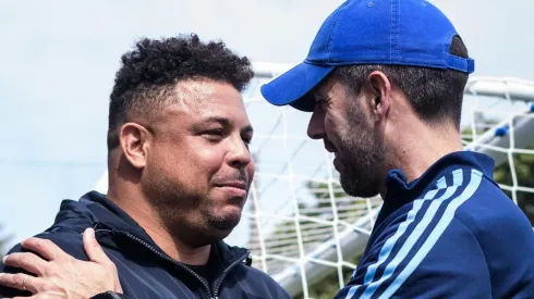 Foto: Gustavo Aleixo/Cruzeiro/Divulgação - Ronaldo e Pezzolano: técnico espera que CBF não procure técnico do Cruzeiro