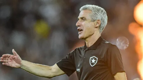 R$ 8 milhões entram em jogo e Botafogo age para atender pedido de Luís Castro