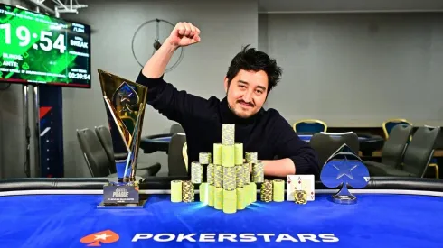 Rodrigo Seiji e as lembranças das conquistas em Praga (Foto: Tomas Stacha/PokerStars)