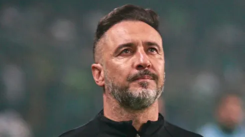 Vítor Pereira faz ligação para trazer dupla argentina ao Fla