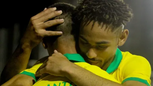 Foto: Marcel Lisboa/AGIF - Matheus Cunha pode render fortuna aos cofres do Coritiba