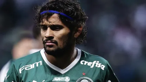 NO BANCO! Motivos da não estreia de Scarpa na Inglaterra são expostos aos palmeirenses