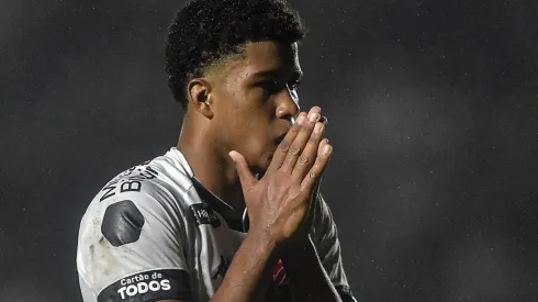 Thiago Ribeiro/AGIF - Andrey em atuação pelo Vasco da Gama.