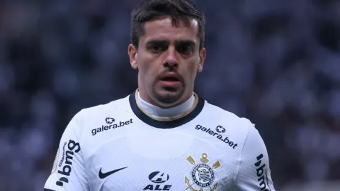 Marcello Zambrana/AGIF - Fagner surpreende no Corinthians