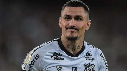 Foto: Thiago Ribeiro/AGIF - Situação de Vina segue indefinida