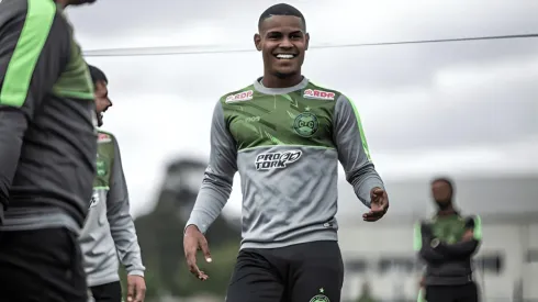 Nathan Mendes tem contrato com o Coritiba até o fim do estadual - Foto: Site oficial do Coritiba
