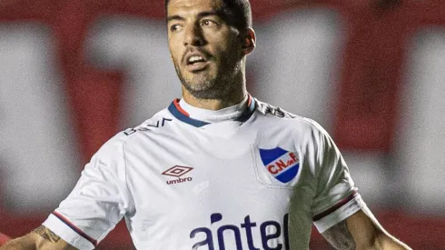 Agif/Heber Gomes - Suárez dá susto na torcida do Grêmio