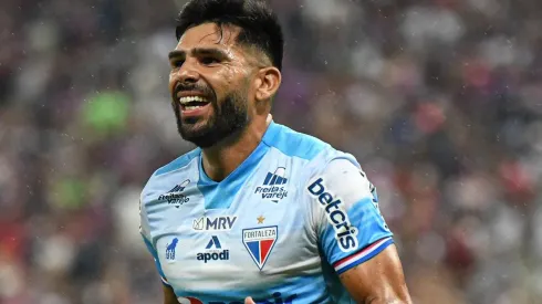 Foto: Kely Pereira/AGIF - Silvio Romero chegou neste ano ao Fortaleza