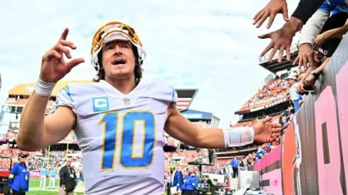 Justin Herbert irá estrear na pós-temporada