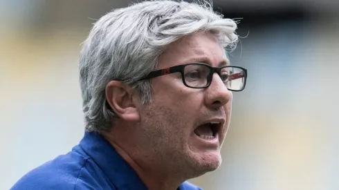 - Odair, treinador do Santos