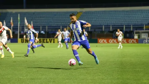 Foto: Douglas Silveira/AGIF – Raniele desperta o interesse do Coritiba para a próxima temporada