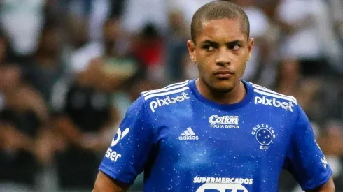 Foto: Fernando Moreno/AGIF - Vitor Roque estreou no profissional na Série B de 2021.