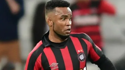 Jason Silva/AGIF – Carlos Alberto pelo Furacão.