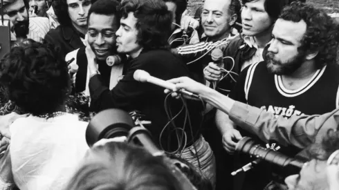 Foto: Keystone/Hulton Archive/Getty Images - Pelé fez seu último jogo pelo Santos contra a Ponte Preta