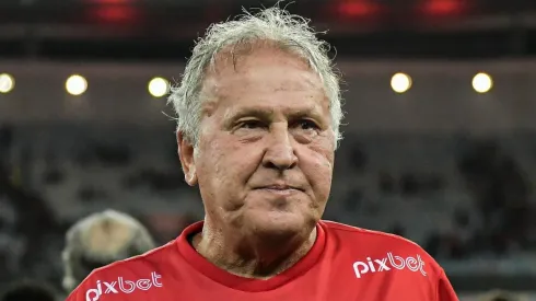 Zico manda a real e reprova homenagem do Santos para Pelé
