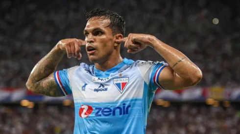 Foto: Lucas Emanuel/AGIF - Róbson será jogador do Coritiba em 2023